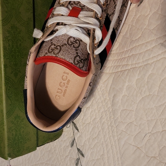 Gucci shoes.. - Picture 5 of 7